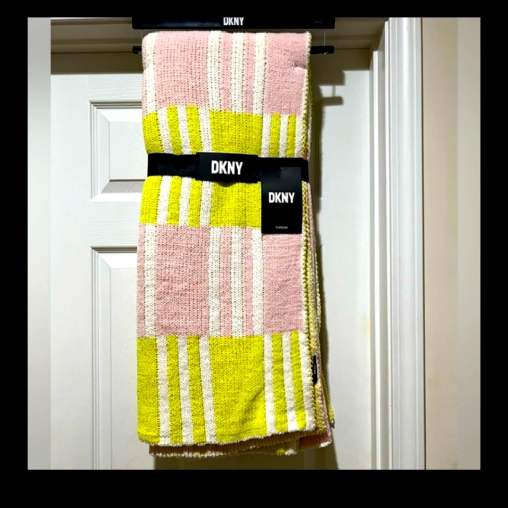 DKNY Henry Colorblock Chenille - 50” x 60” - Blush/ Citron